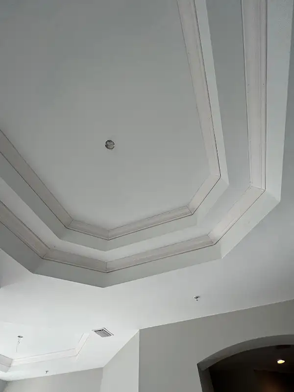 Tray ceiling with crown molding